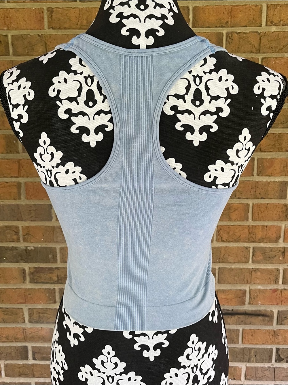 Victoria's Secret PINK Seamless Tank Top Racerback Workout Women's M - Picture 2 of 5
